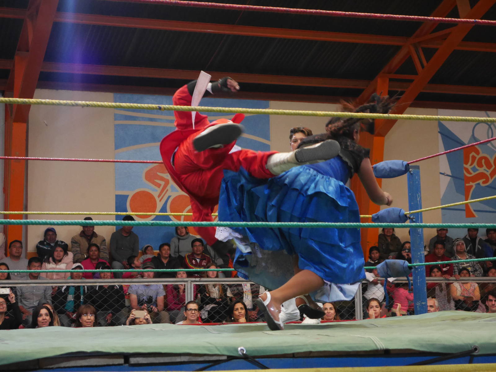 cholita wrestling